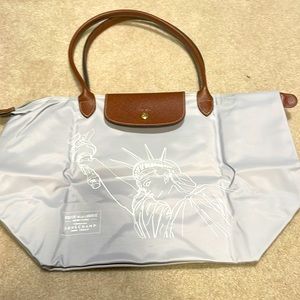 Longchamp Statue of Liberty